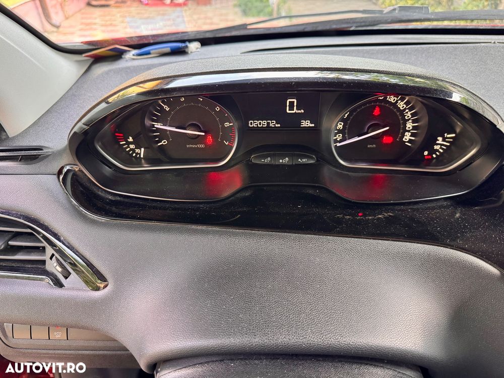 Peugeot 208 1.2 L PureTech Active - 7