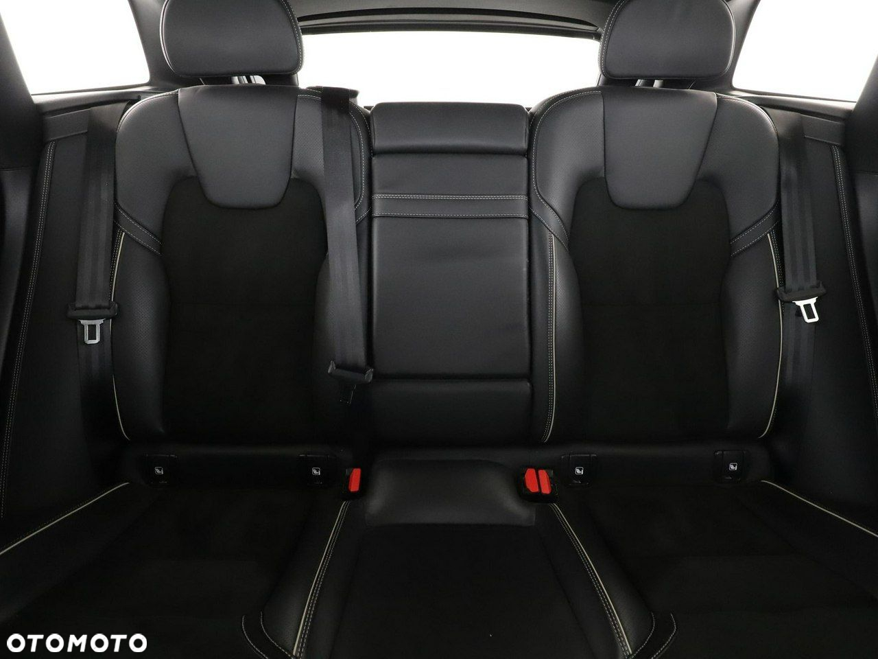 Volvo XC 60 D4 AWD Geartronic RDesign - 18