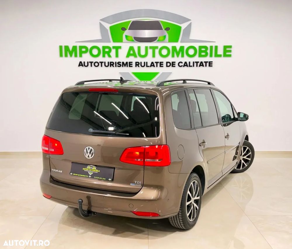 Volkswagen Touran 1.6 TDI DPF BlueMotion Technology Highline - 12