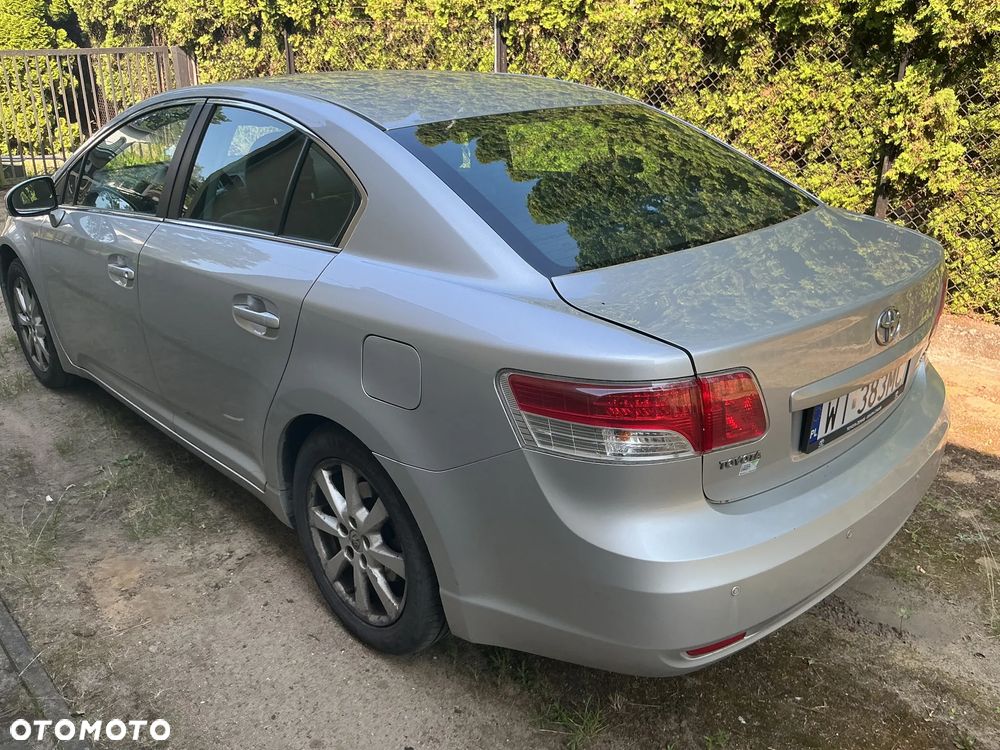 Toyota Avensis 2.2 D-4D Premium - 4
