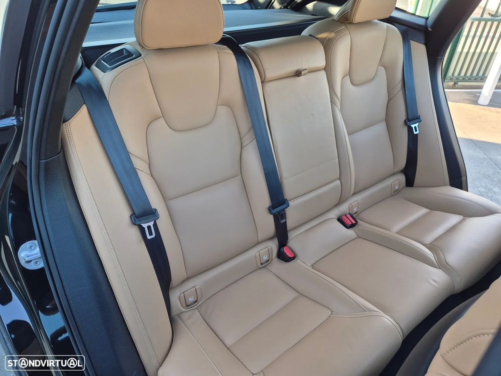 Volvo XC 60 2.0 T8 PHEV Inscription AWD - 52