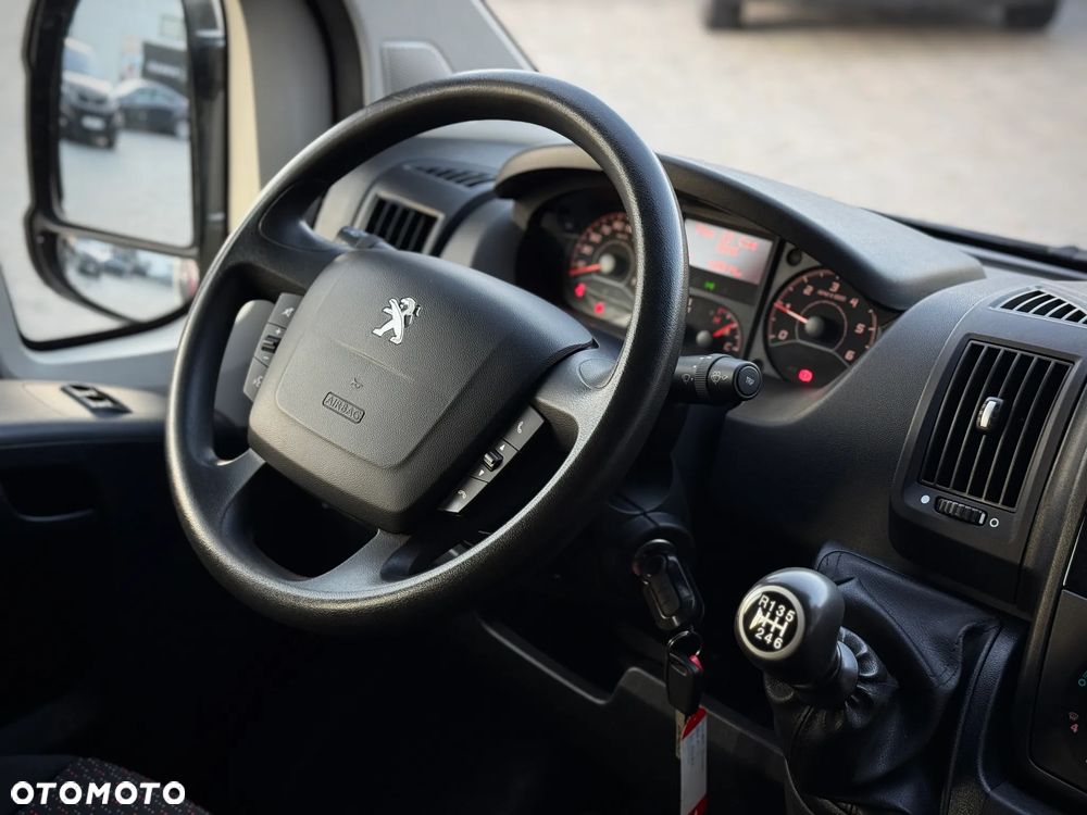 Peugeot Boxer 2.2 HDI /123.914KM PRZEBIEG /  2020 ROK PRODUKCJI / Doka Brygadówka Podwójna Kabina 7-osobowa / Bezwypadkowy / ZAREJESTROWANY W PL - 23
