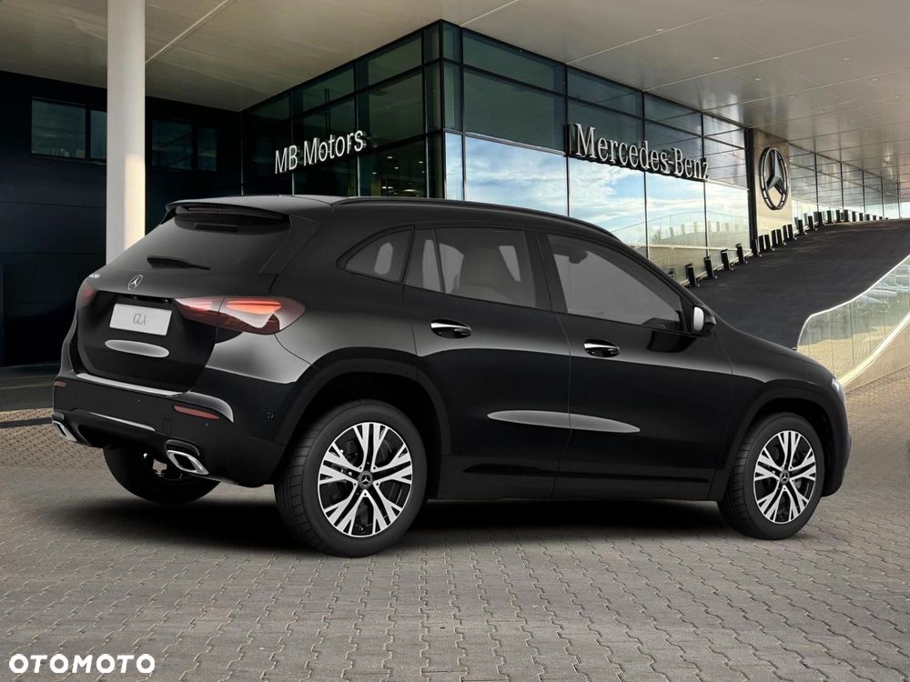 Mercedes-Benz GLA - 4