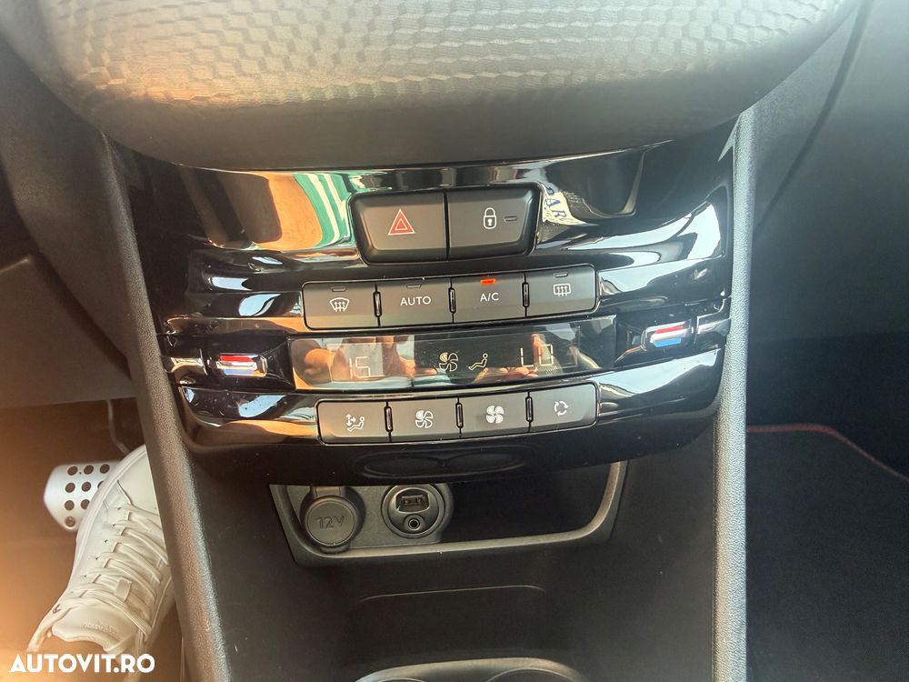 Peugeot 2008 1.2 PureTech Turbo EAT6 S&S GT-Line - 16