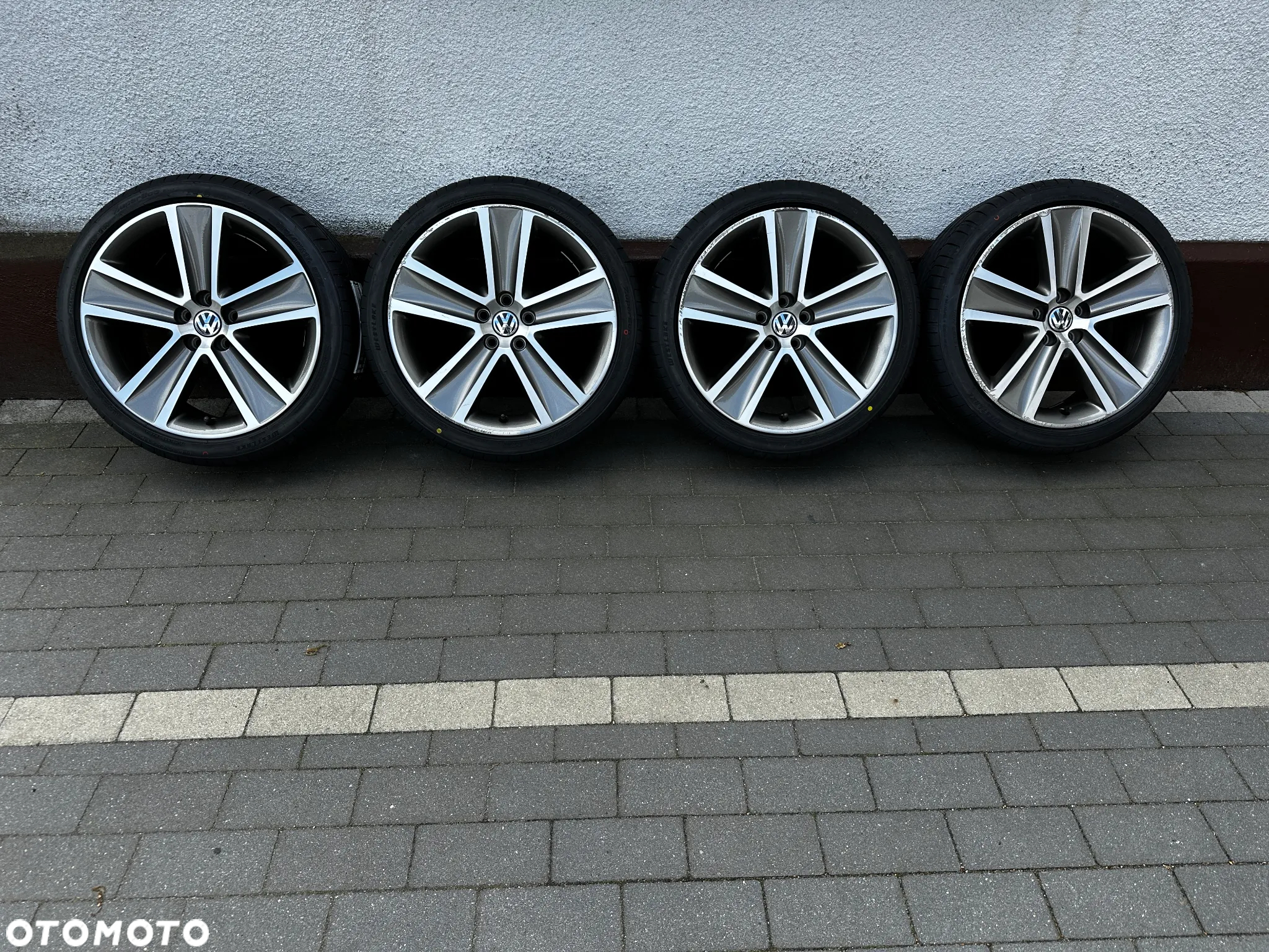 215 40 17 / VW Polo 6R0 6C0 SKODA Fabia Rapid Scala AUDI A1 S1 SEAT Ibiza - 2