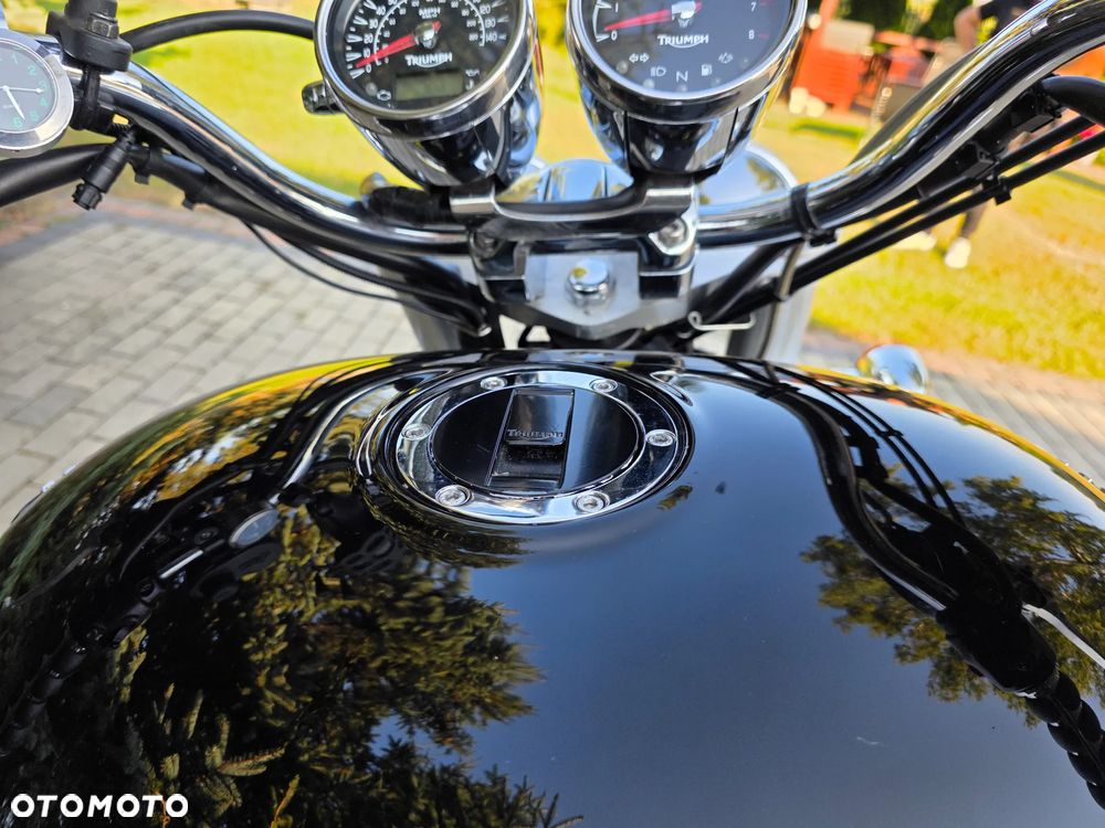 Triumph Rocket - 21