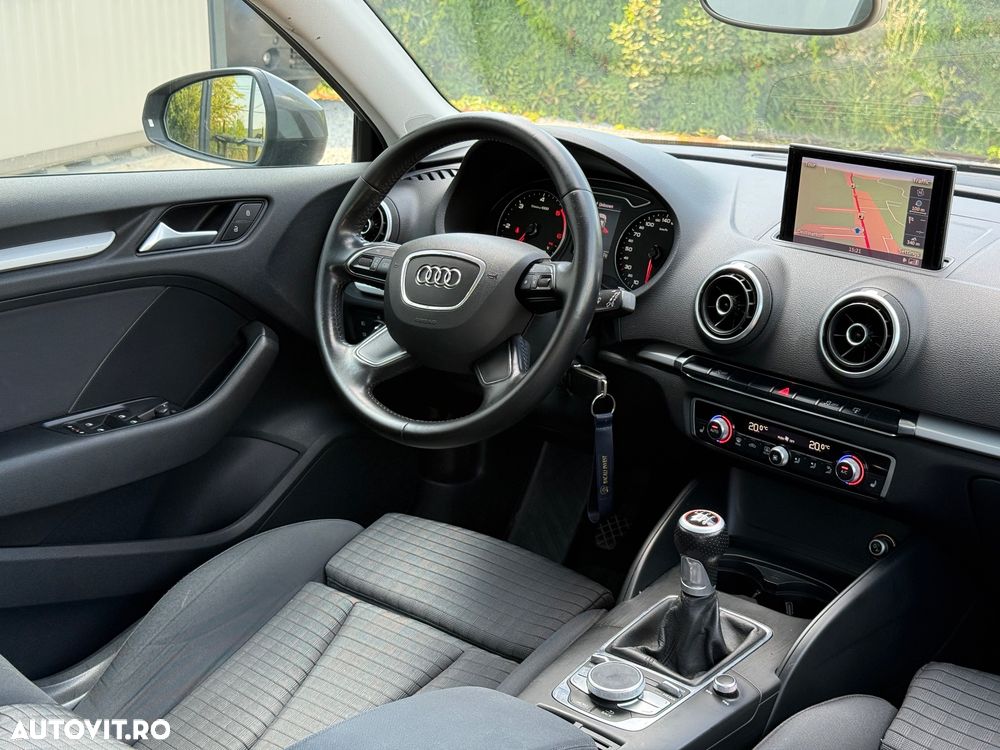 Audi A3 2.0 TDI (clean diesel) S line Sportpaket - 6