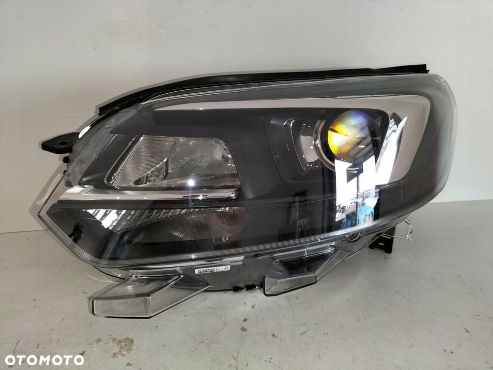 lampa przednia reflektor lewa opel zafira d 19- vivaro c 19- xenon - 2
