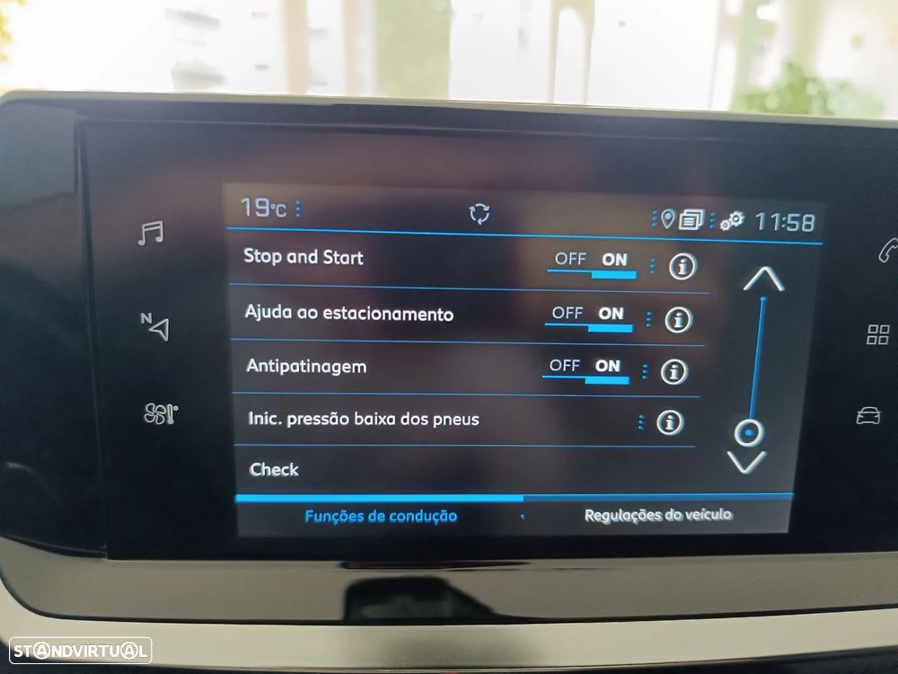 Peugeot 2008 PureTech 130 EAT8 GT - 41