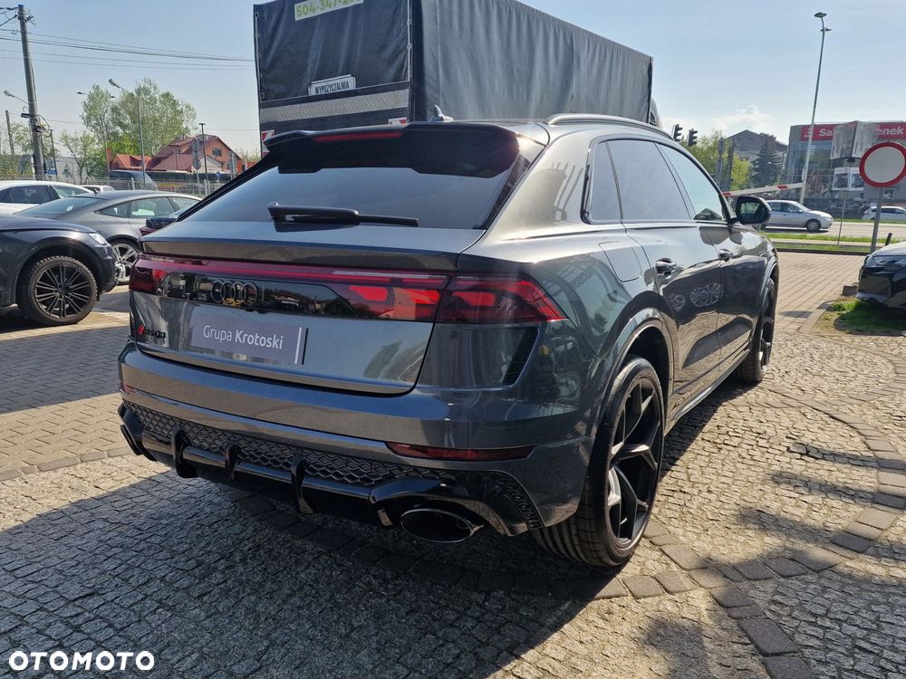 Audi RS Q8 - 8