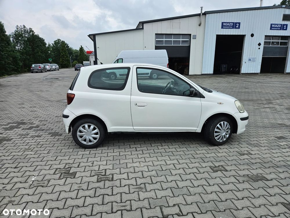 Toyota Yaris - 4