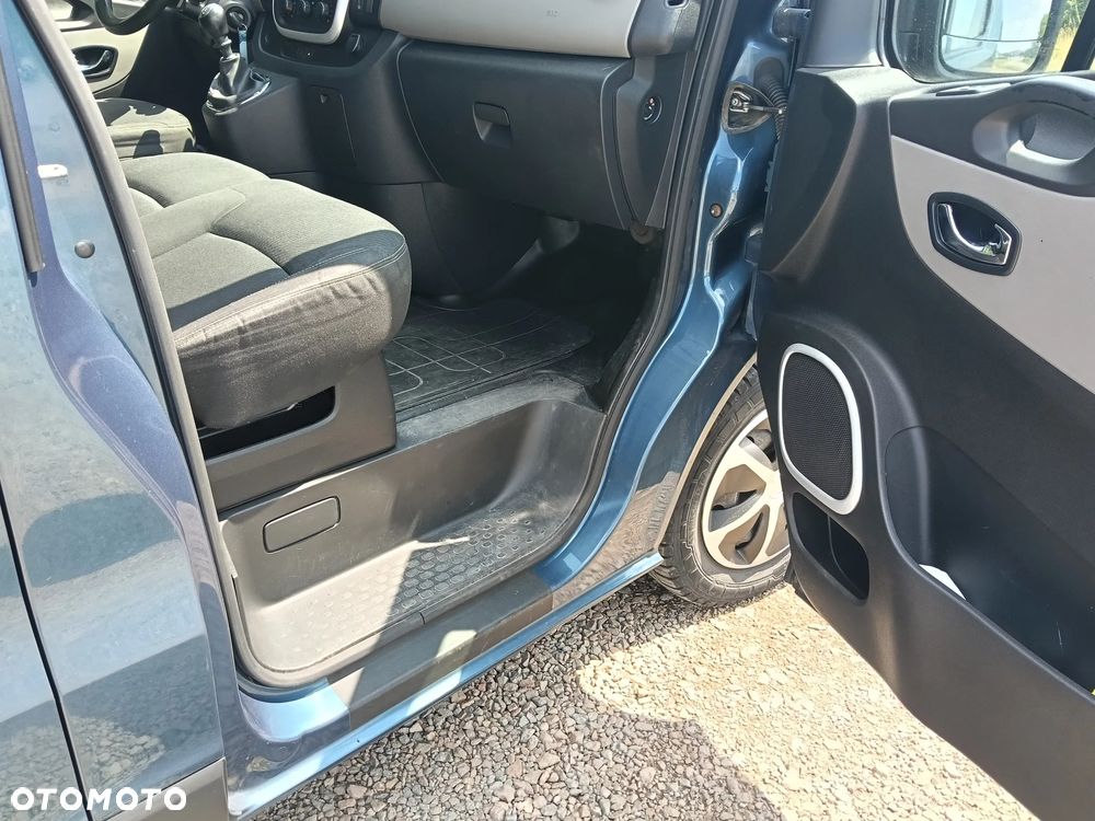Renault Trafic Grand 1.6 dCi - 23
