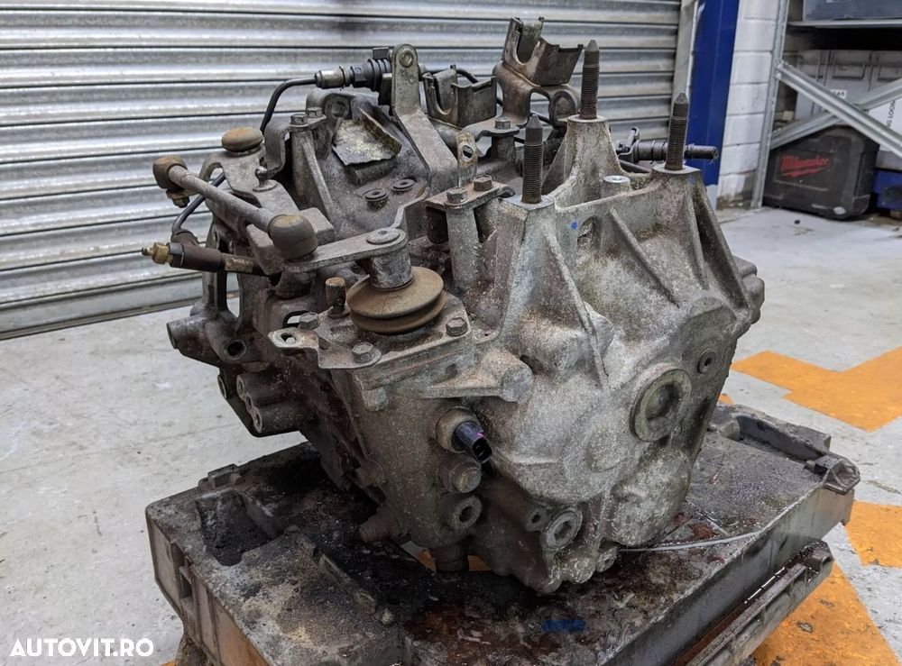 Cutie viteze 6 trepte Mitsubishi Outlander 2 20d 140 HP bsy 4x4 stare f buna - 3