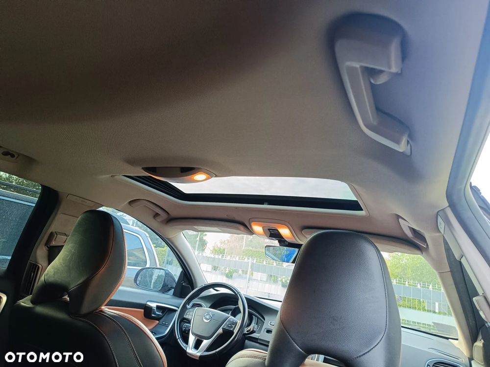 Volvo V60 Cross Country T5 AWD Summum - 23