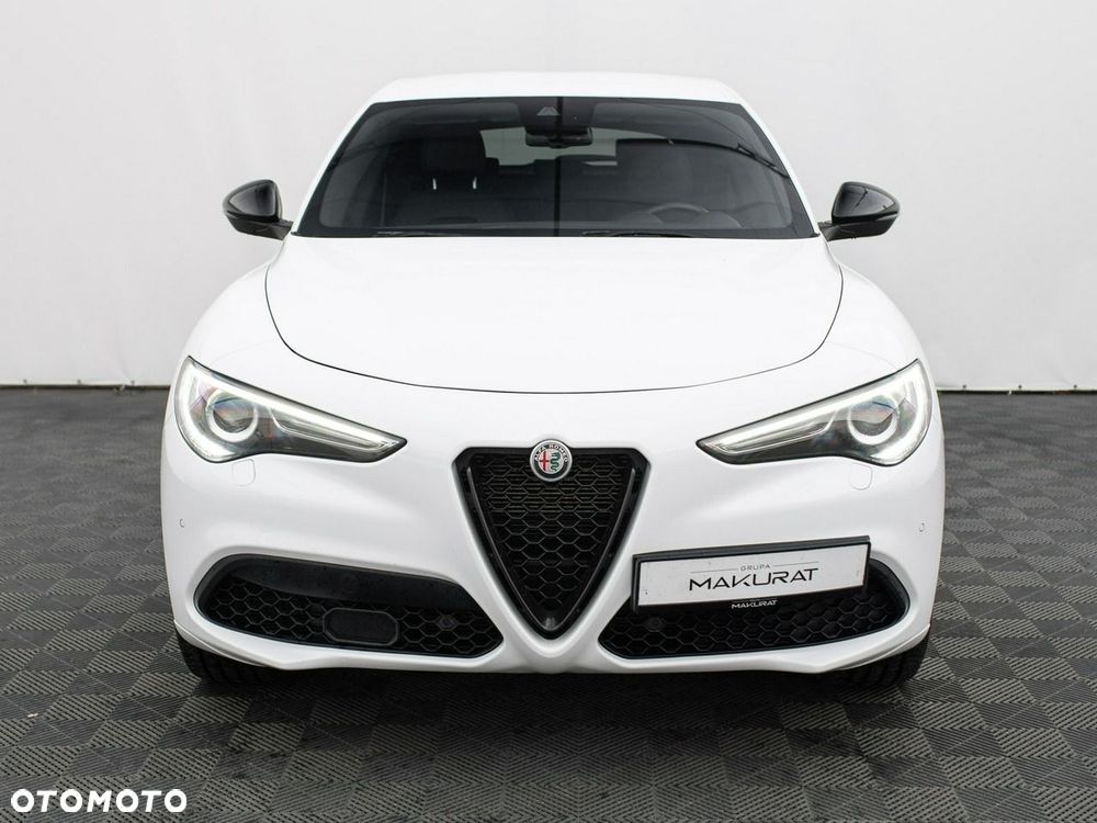 Alfa Romeo Stelvio - 8