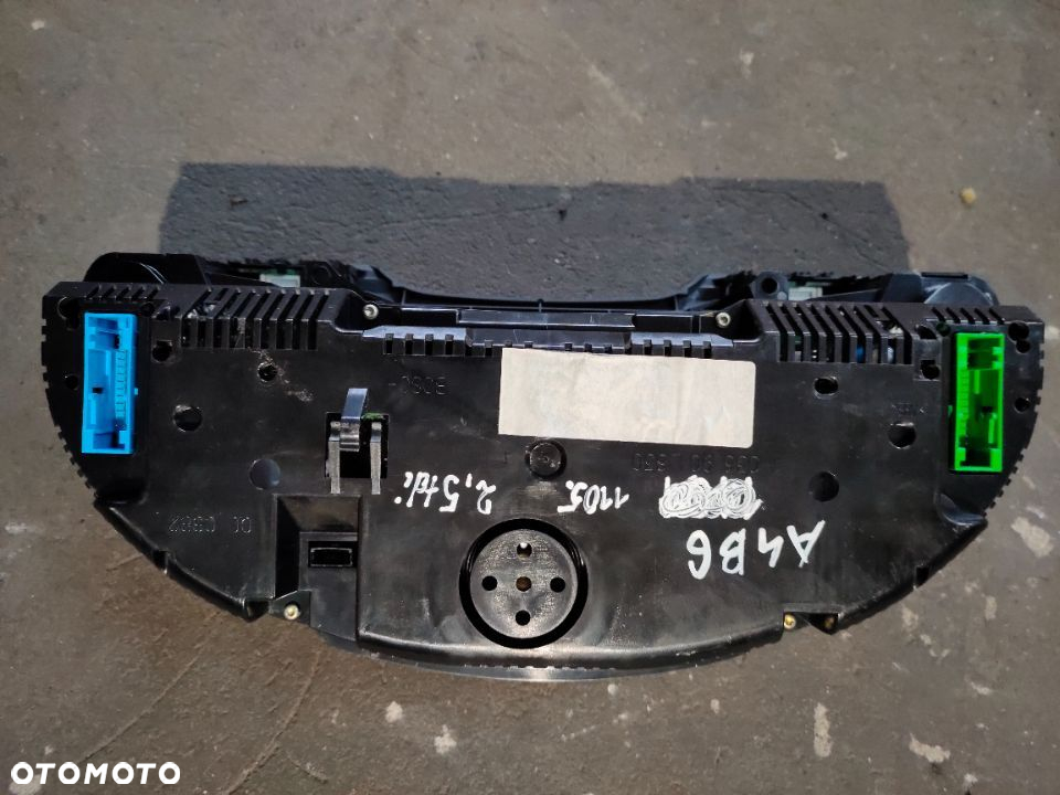 Licznik Audi A4 B6  2,5tdi  8E0920930T  Europa - 4