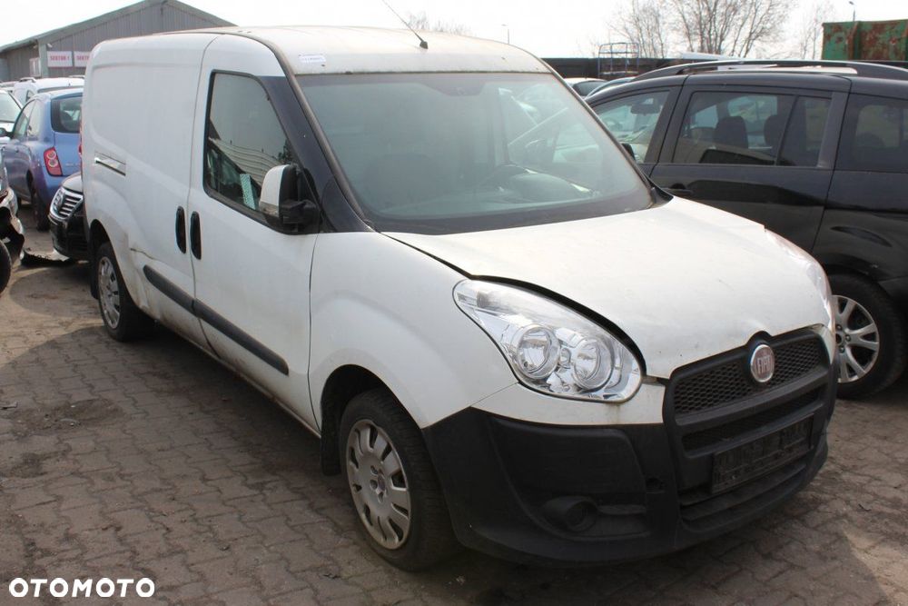 Fiat Doblo 2011 1.3JTD  199A3000 VAN (MASKA, ZDERZAK, LAMPA, BŁOTNIK, DRZWI, SZYBA, FOTEL) - 2