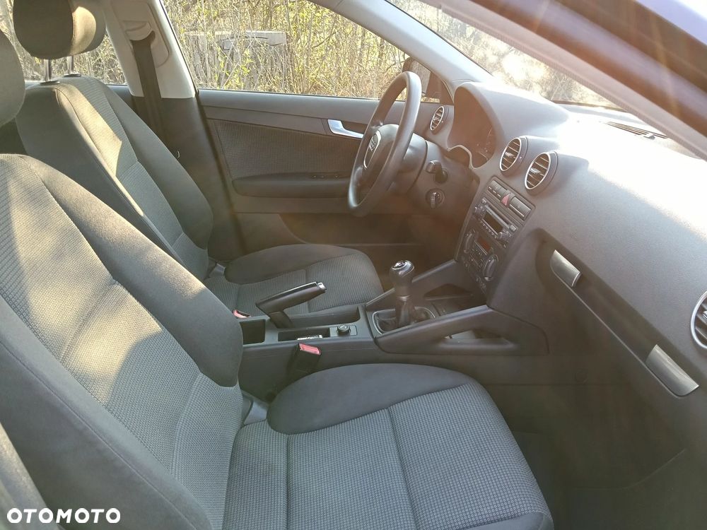 Audi A3 Sportback 1.6 Attraction - 10