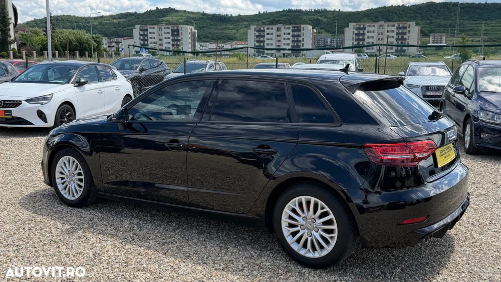 Audi A3 Sportback 1.6 TDI (clean diesel) S line Sportpaket - 18