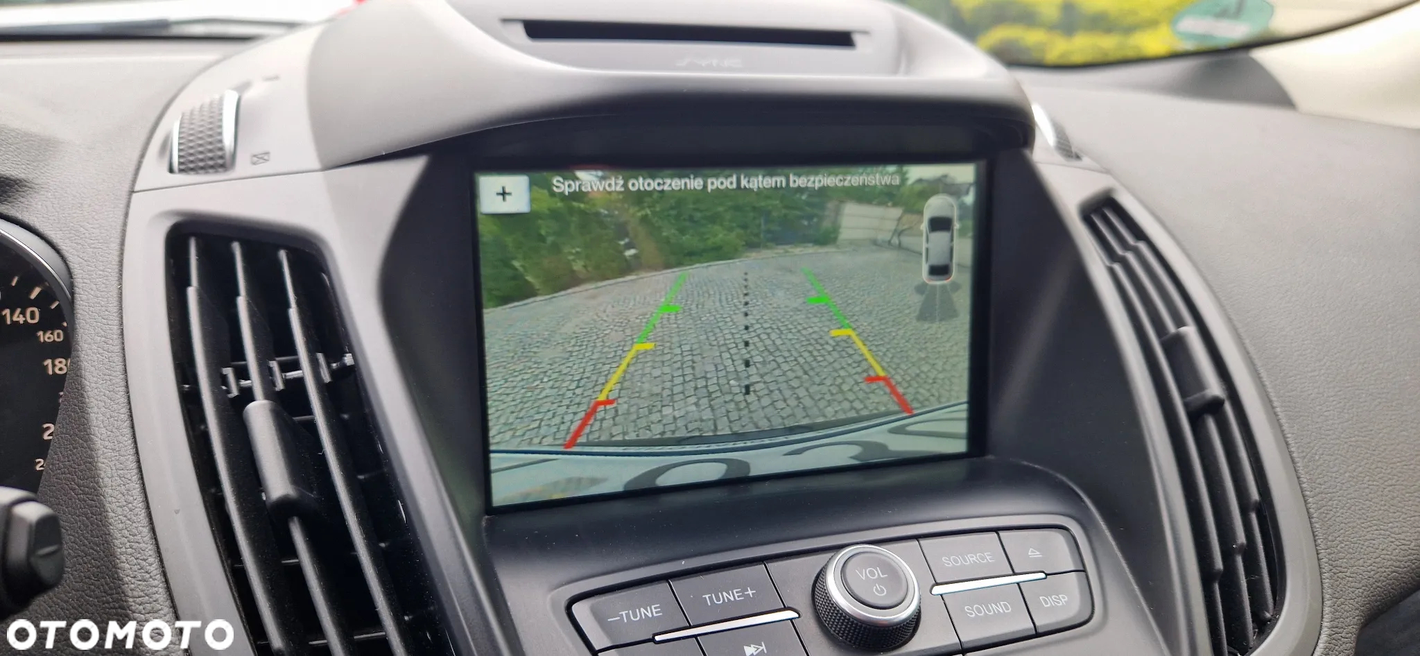 Ford Kuga 2.0 TDCi FWD Titanium Plus - 24