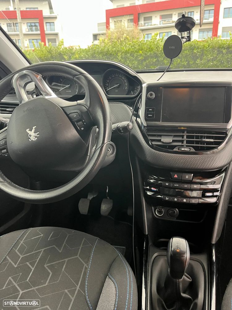 Peugeot 2008 PureTech 82 Style - 14