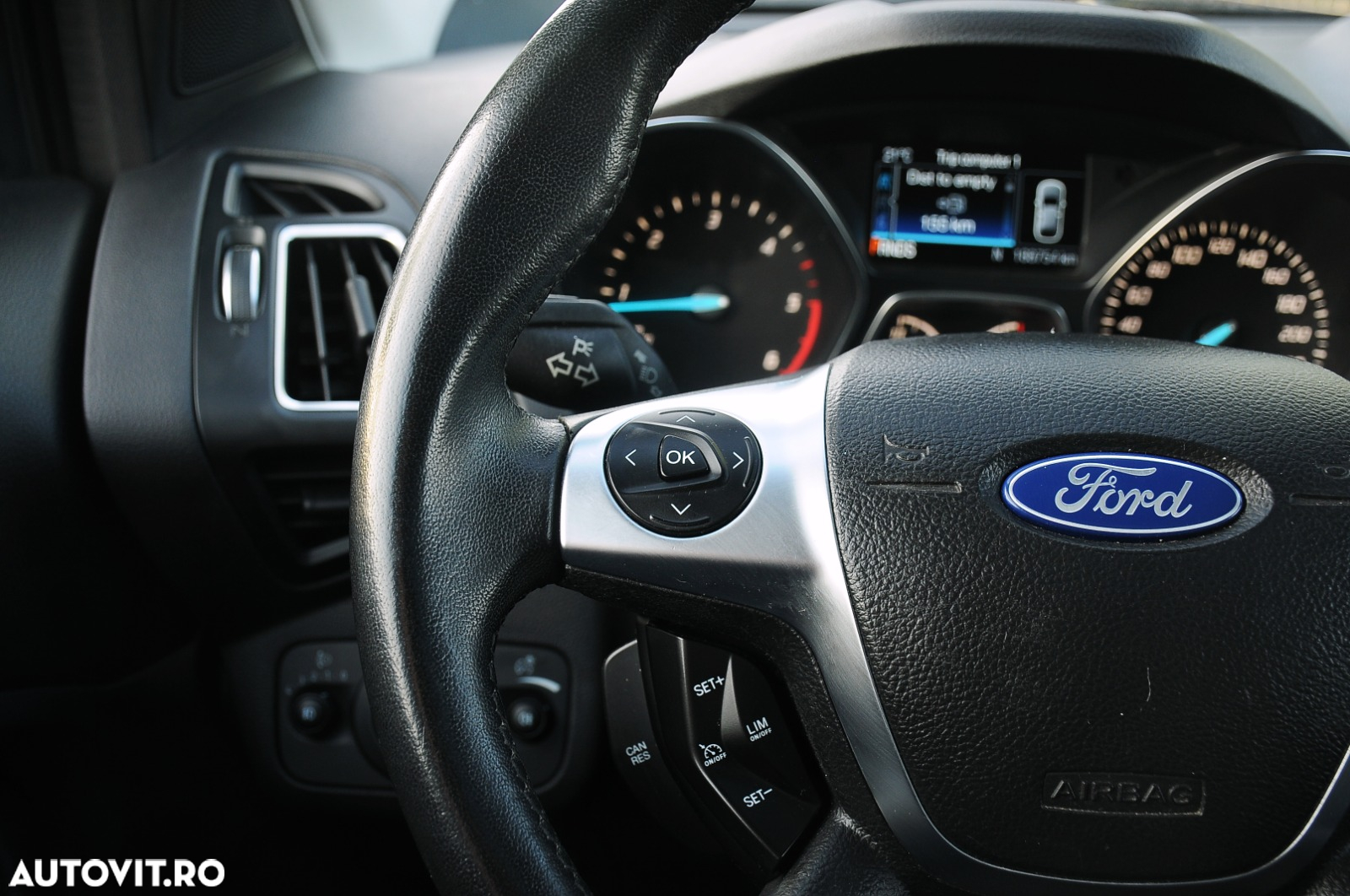 Ford Kuga 2.0 TDCi 4WD Powershift Titanium - 6