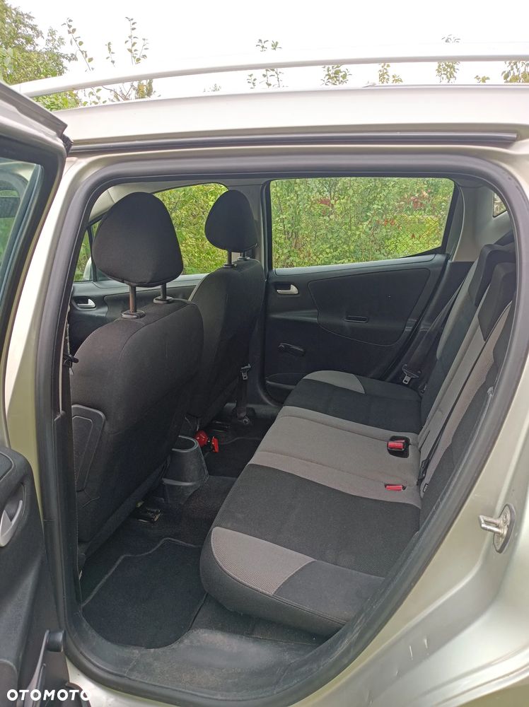 Peugeot 207 1.4 16V Trendy - 7