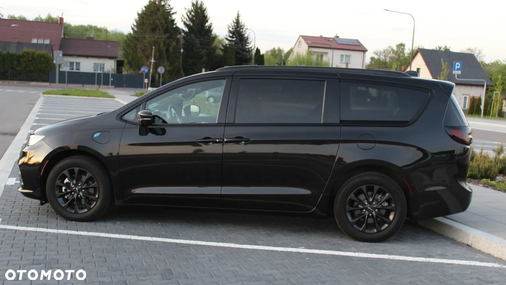 Chrysler Pacifica - 18
