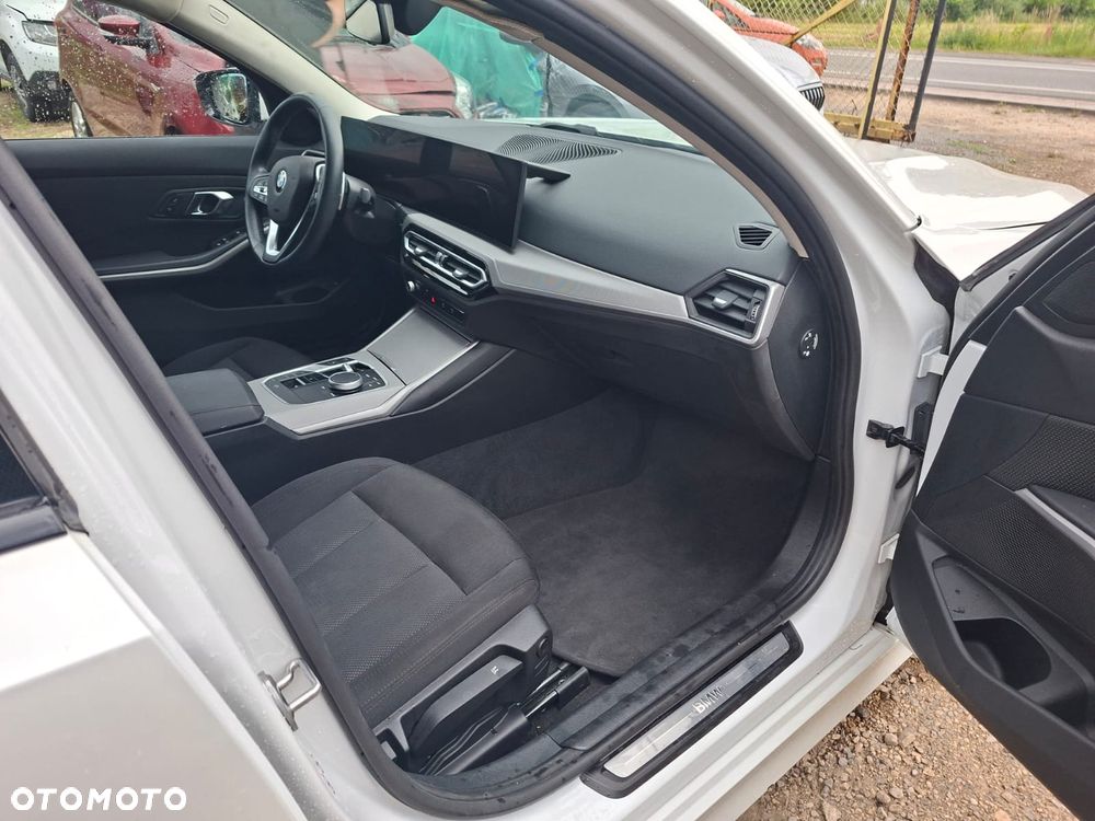 BMW Seria 3 320d xDrive MHEV Luxury Line - 8