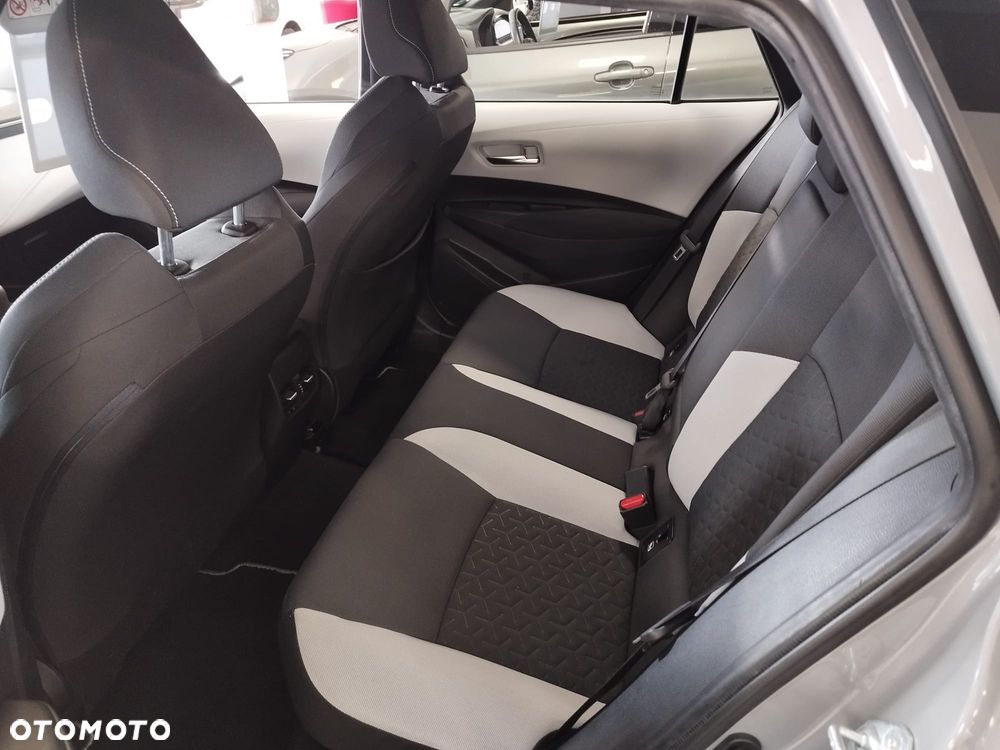 Toyota Corolla - 13