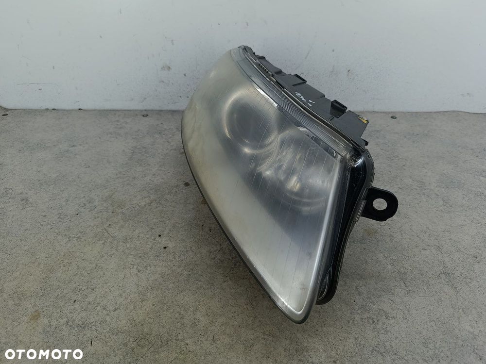 LAMPA PRZÓD PRAWA XENON AUDI A6 C6 - 8