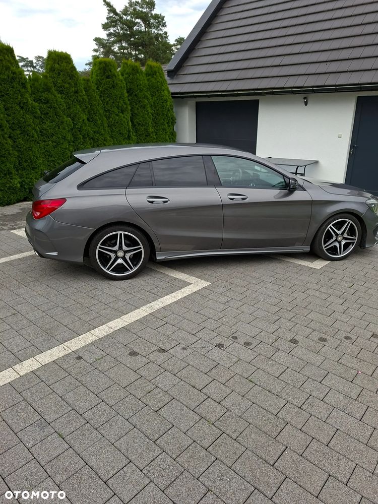 Mercedes-Benz CLA 200 Orange Art Edition - 3
