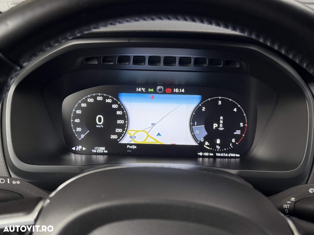 Volvo XC 90 B5 D AWD Geartronic Momentum Pro - 31