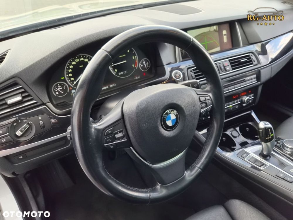 BMW Seria 5 525d xDrive Luxury Line - 34