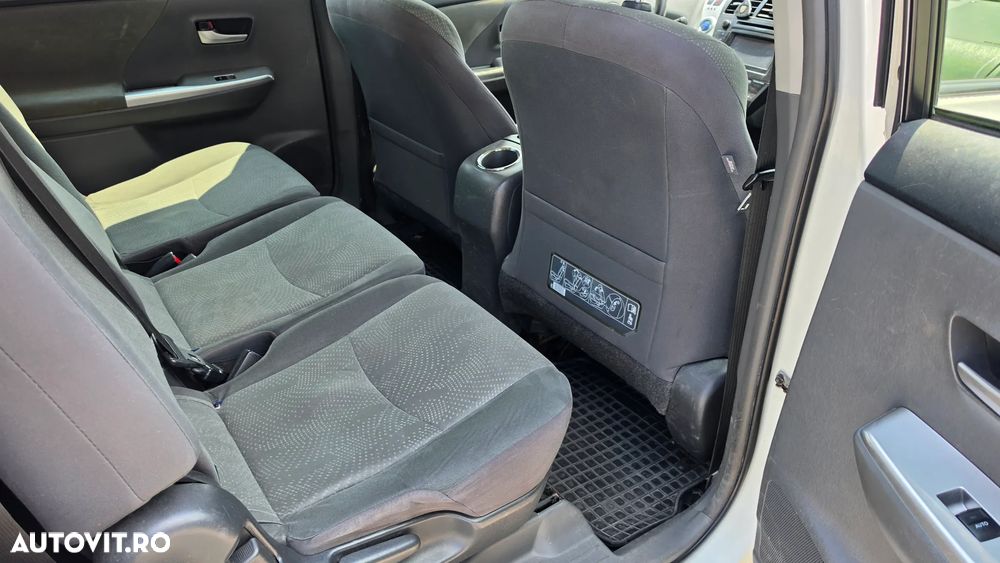 Toyota Prius+ - 11