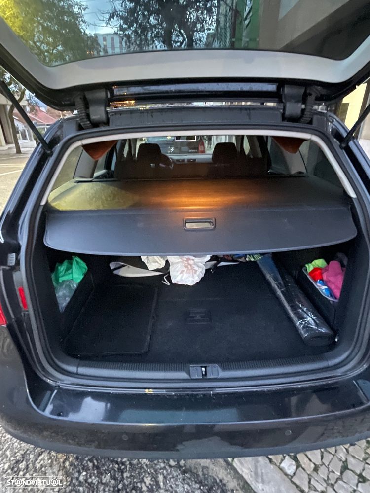 VW Passat Variant 1.9 TDi DPF BlueMotion - 13