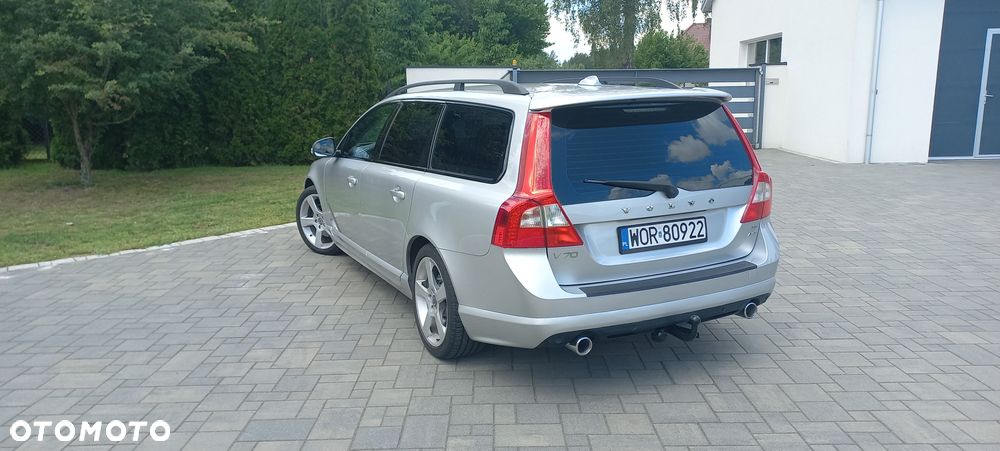 Volvo V70 D5 AWD R-Design Summum - 1