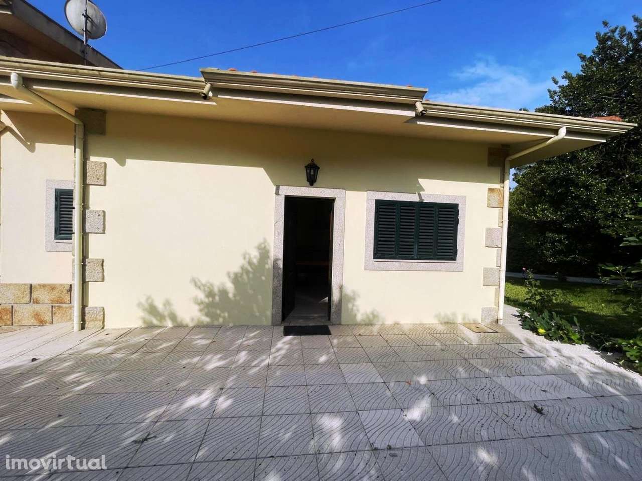 Moradia V4 com Anexo em Pedra e Terreno de 4.700 m² – Espaço e Pot - Grande imagem: 2/48