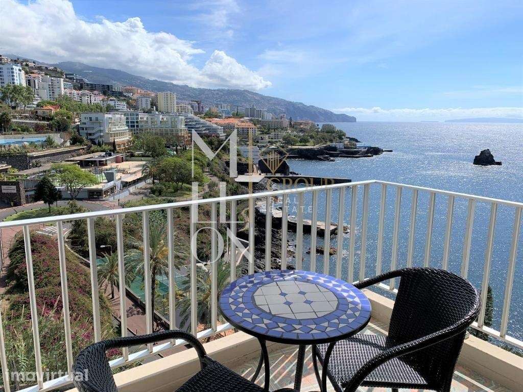 Um estúdio vista mar no Lido, com licença AL e a funcionar, pronto a f