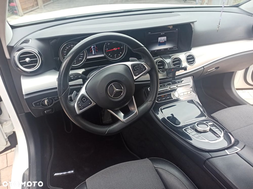 Mercedes-Benz Klasa E 220 d 9G-TRONIC AMG Line - 9