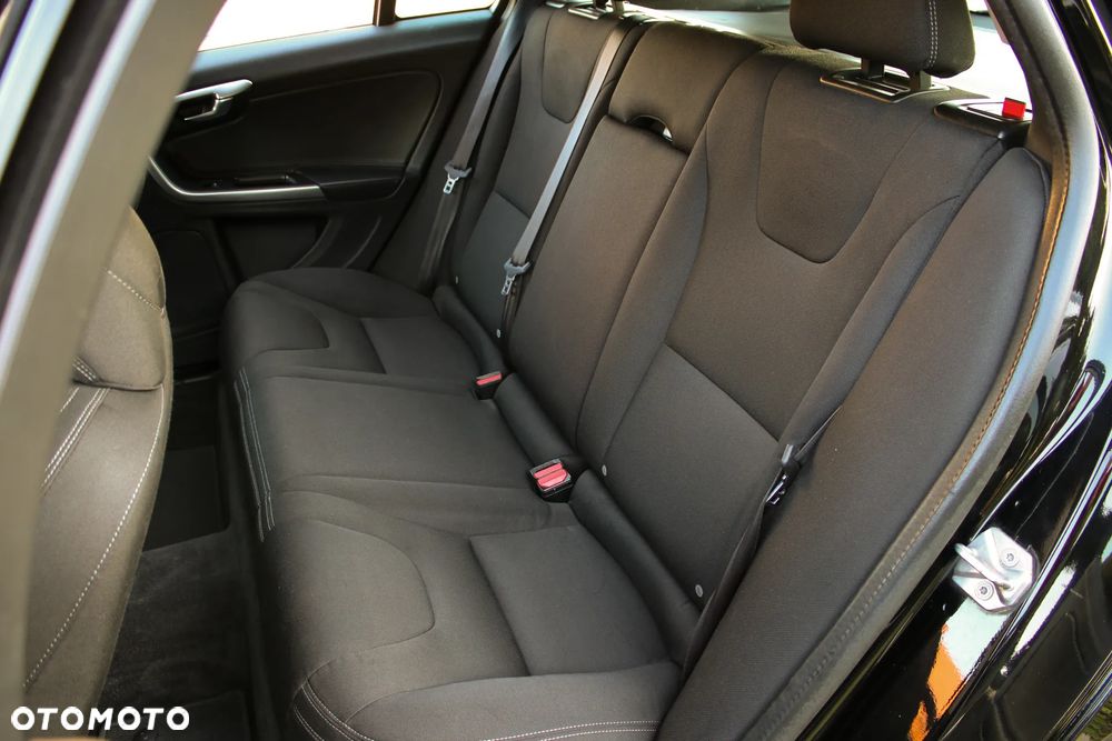 Volvo V60 D3 Summum - 25