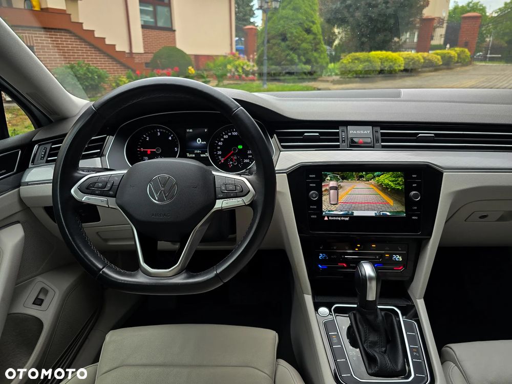 Volkswagen Passat Variant 2.0 TDI EVO Elegance DSG - 19