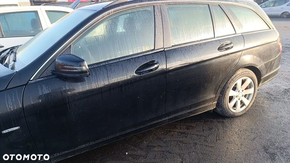 35535 mercedes w204 2010r 2.2 CDI 651.911 170 km na części skrzynia 722646 lakier 197 - 7