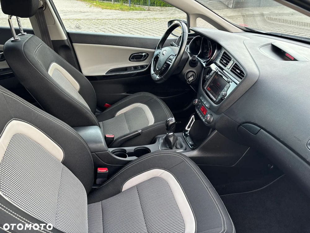 Kia Ceed 1.6 CRDi 128 ISG Dream Team Edition - 22