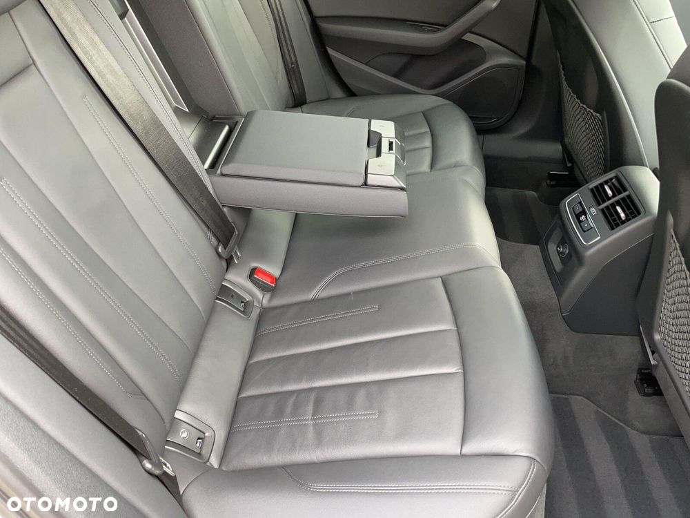 Audi A4 Limousine 35 TFSI mHEV S tronic - 16