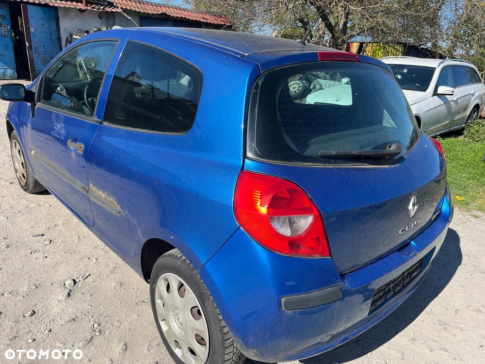 Renault Clio - 9