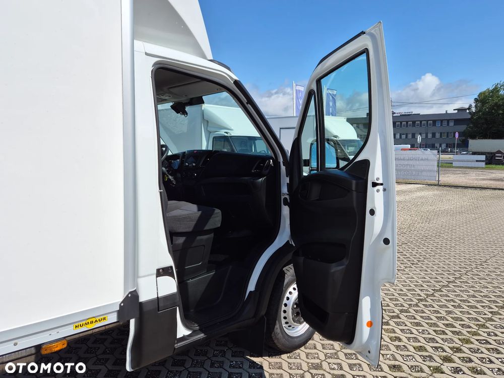 Iveco Daily 35S14 2.3 HPi, kontener 8PAL, winda 750KG, klimatyzacja - 14