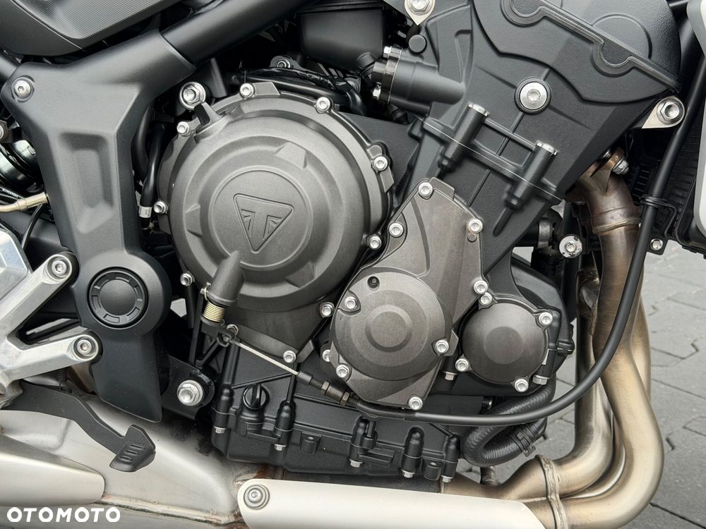 Triumph Trident - 18