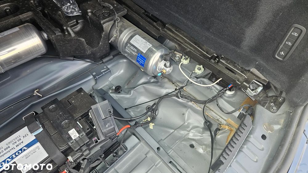 Volvo XC 60 B5 B AWD Ultra Dark - 18