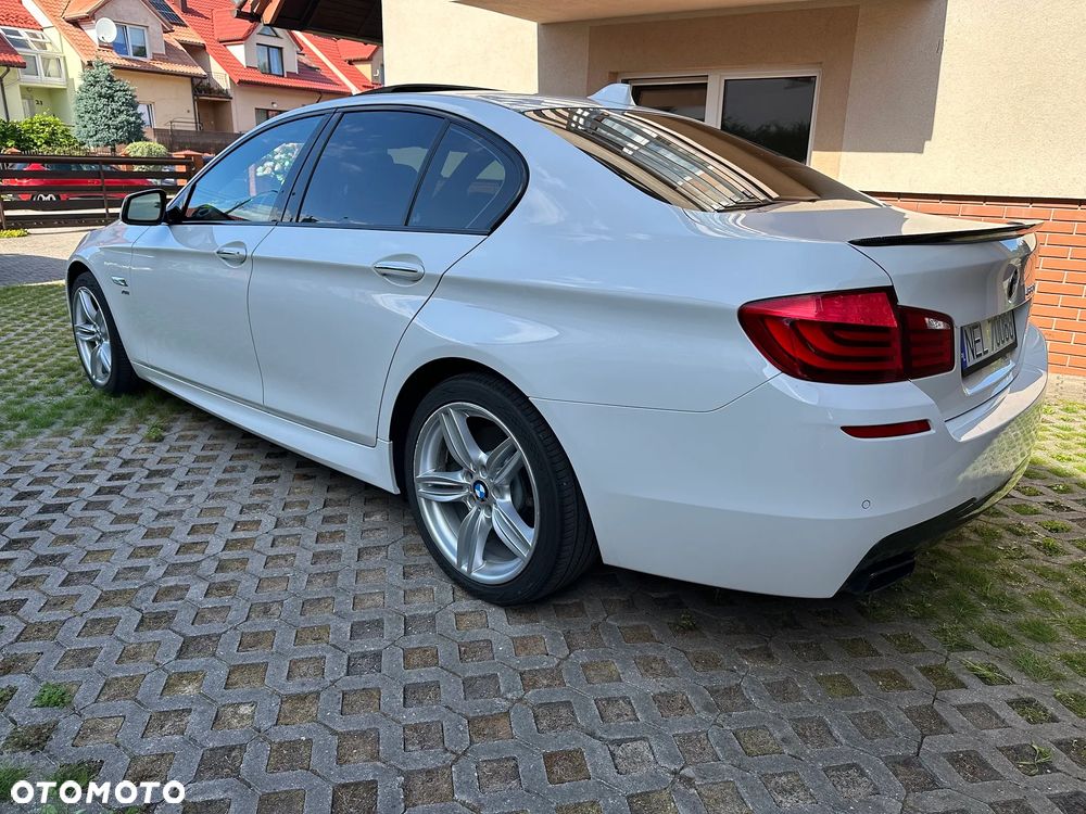 BMW Seria 5 550i xDrive Sport-Aut - 9
